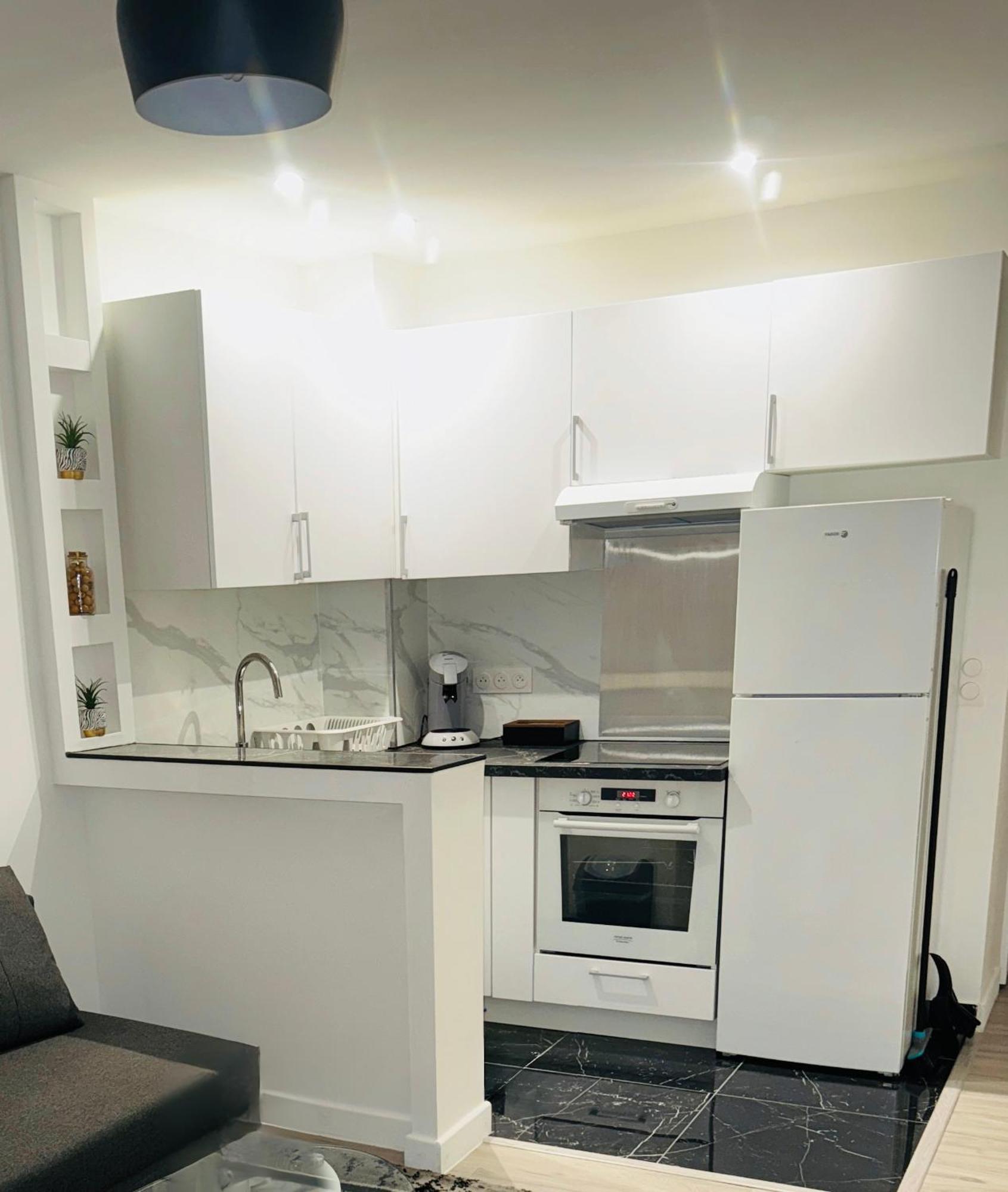 Charmante Appartement F2 Au Coeur De Paris 1Er Exteriör bild